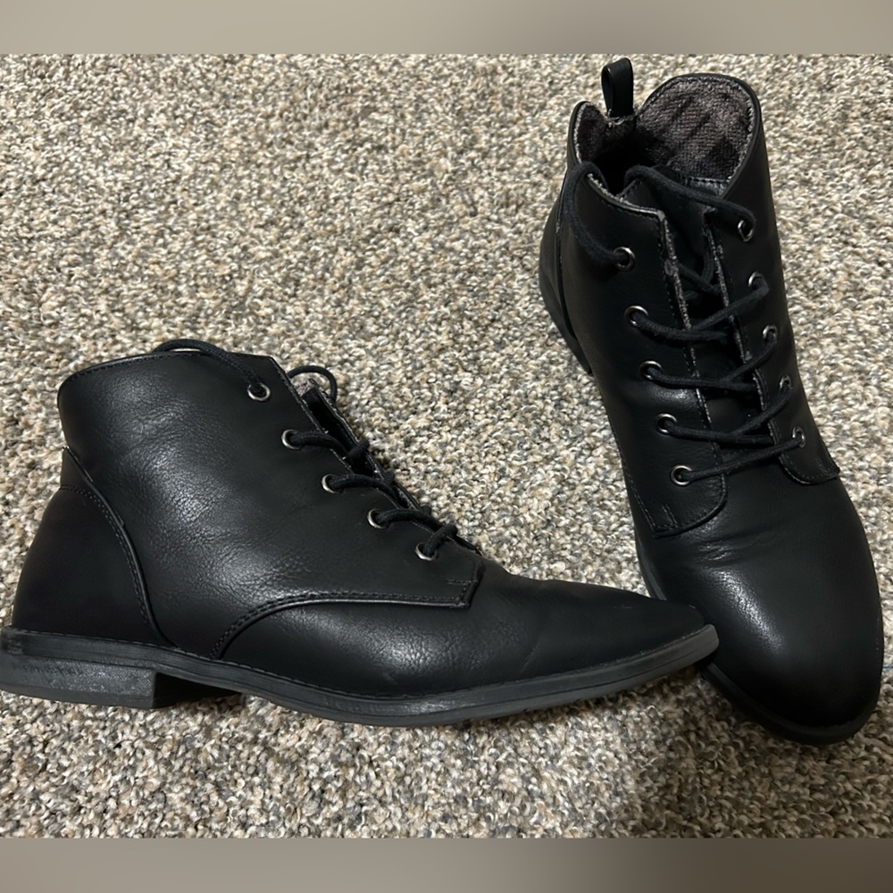 Women’s Butternut Black SO Boots